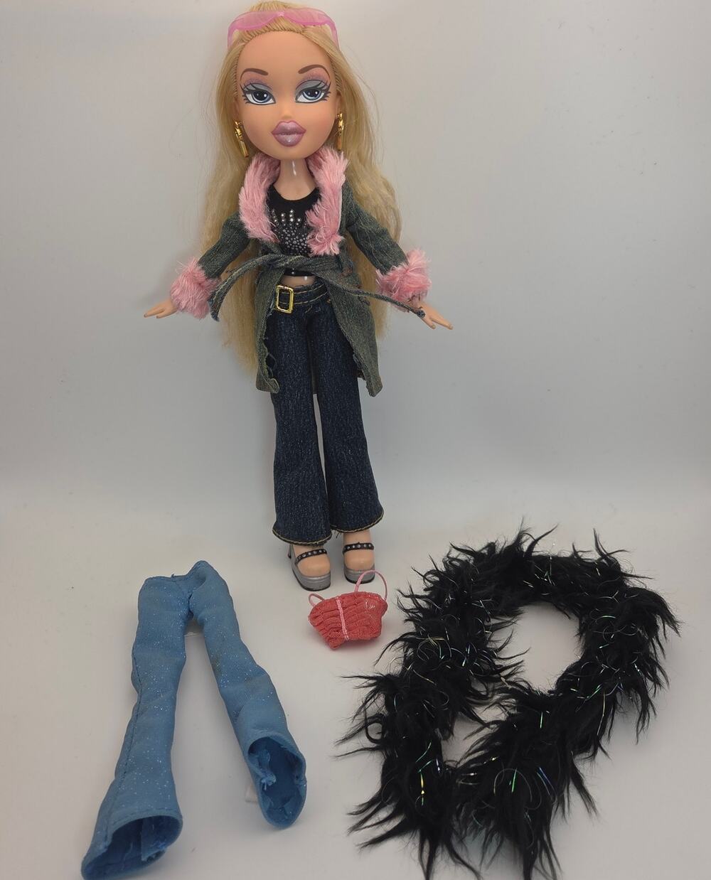 Vintage 2002 Bratz Funk N Glow Cloe Doll Original Outfit Light up Jacket